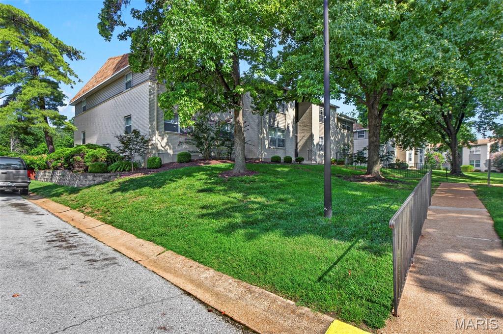 Burtonwood Manor 2 Condo - Residential