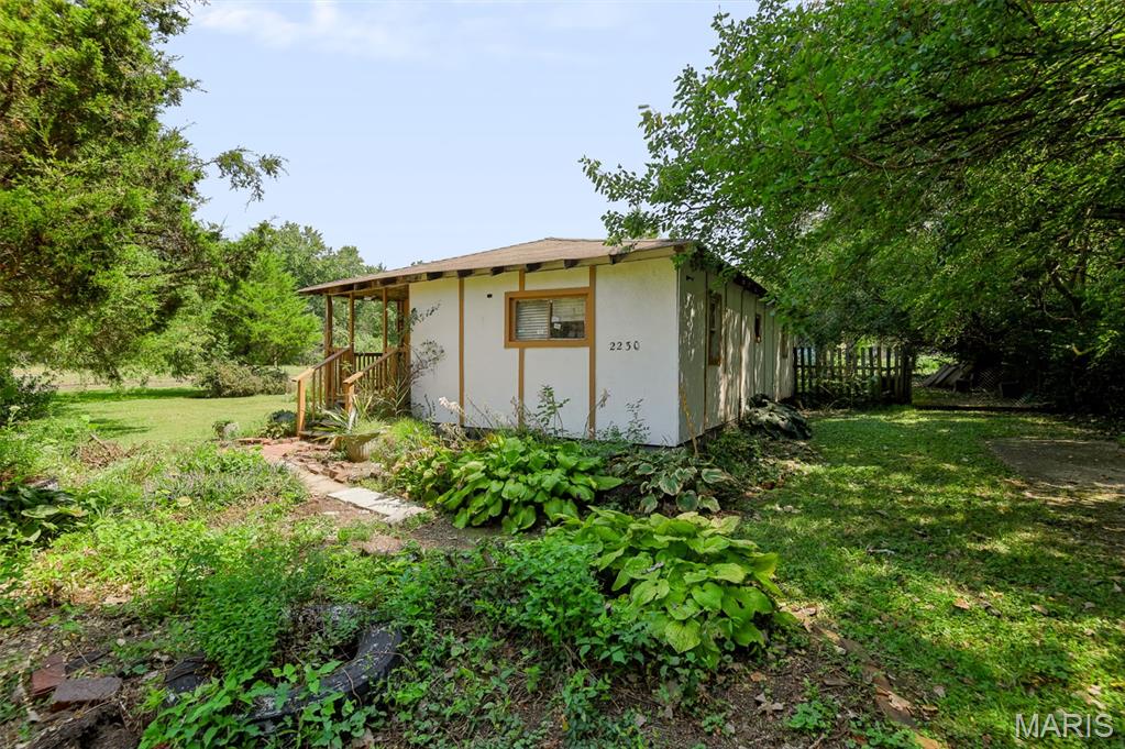 BRING YOUR TOOLS AND YOUR VISION! This 3-bedroom, 1-bath ranch sits on almost an acre, giving you plenty of land and the unique opportunity of owning most of the block. With this much outdoor space, there is plenty of room to create something special.
The home needs some TLC, but the potential is here. Bring your ideas and make this property beautiful again while adding your own personal touches along the way. Whether you're an investor, renovator, or buyer looking for a property with land and value potential, this one is worth a look.
Property is being sold AS IS, WHERE IS. Seller will make no repairs, including buyer-requested or municipality-required repairs. Buyer and buyer’s agent to independently verify all square footage, lot size, measurements, and property information.
5 Parcels: 02100114008, 02100114007, 02100114100, 02100114102, 02100114101. 0.74 acres