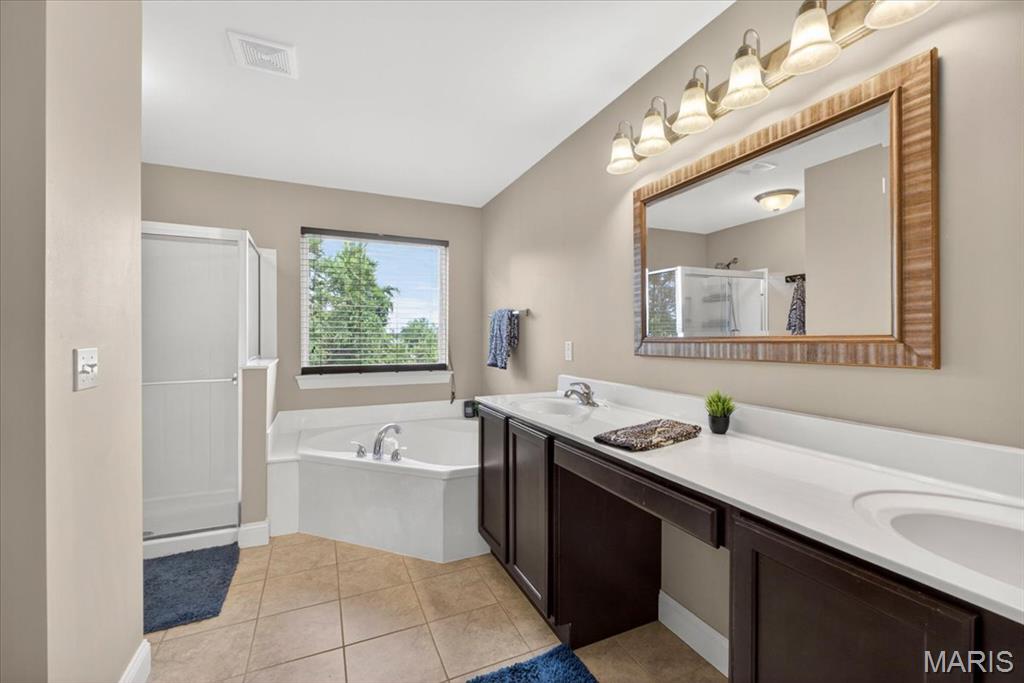 Estates At Hallmark Place - Residential