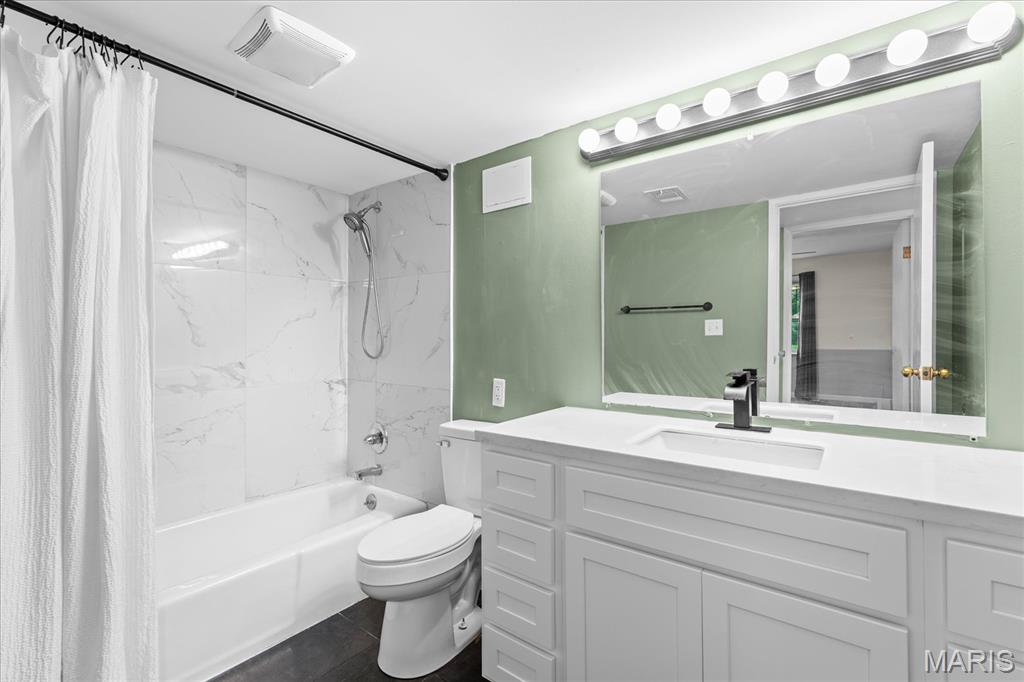 Carroll Wood Hill Condominium - Residential