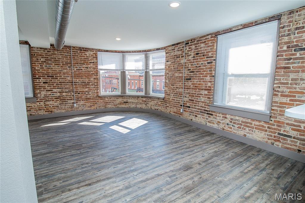 Tracts - Commercial Sale