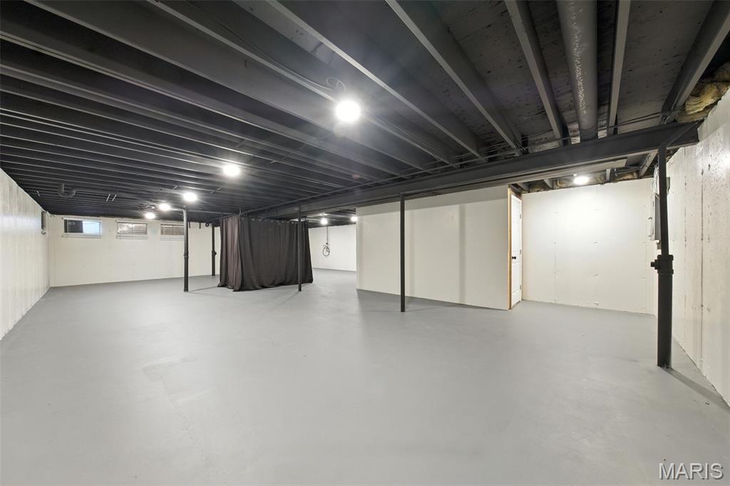THE WOODLANDS - Residential Lease