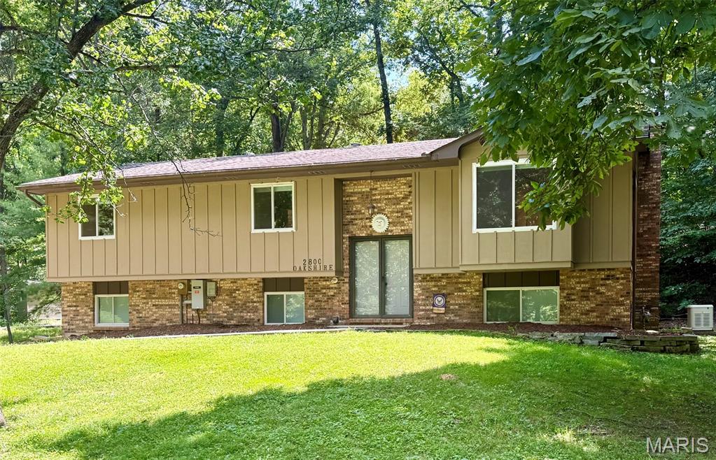 Welcome to 2800 Oakshire Cir. 
This is a beautifully updated 3-bedroom, 3-bath split-foyer home in the secluded Tanglewood Estates neighborhood, featuring two scenic
neighborhood ponds. This move-in ready home offers a remodeled interior with quality updates throughout, including new windows, a tankless
water heater, whole-home generator, and gutter guards. The spacious primary suite features new French doors leading to a large private deck,
perfect for relaxing or entertaining. The oversized garage includes a built-in storm shelter/safe room for added security and peace of mind.
Enjoy the peaceful setting while benefiting from modern upgrades designed for comfort, efficiency, and convenience. With major
improvements already completed and exceptional features inside and out, this home is ready for its next owner. Don’t miss your opportunity to
own this beautifully updated home in one of the area’s most tranquil neighborhoods.