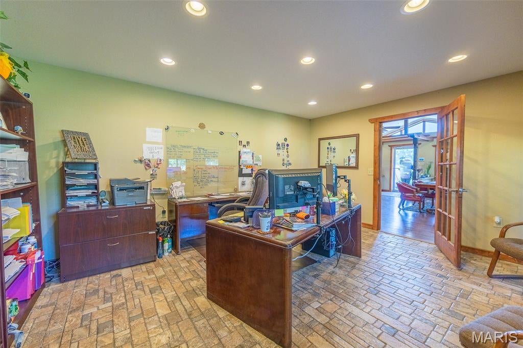 LEBANON CITY ANNEX - Commercial Sale