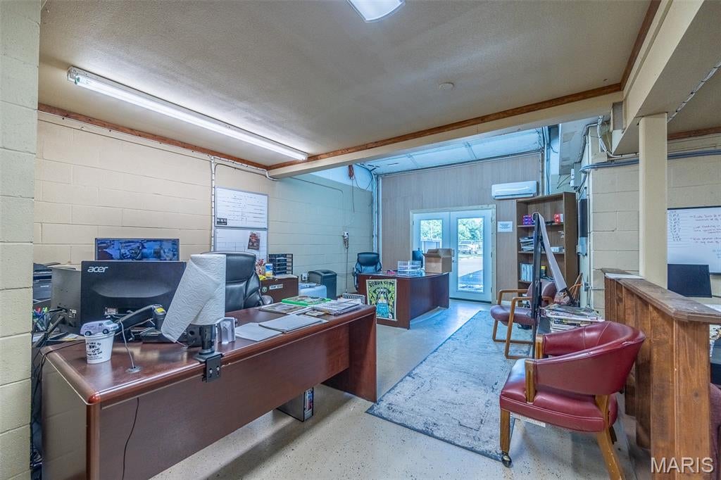 LEBANON CITY ANNEX - Commercial Sale