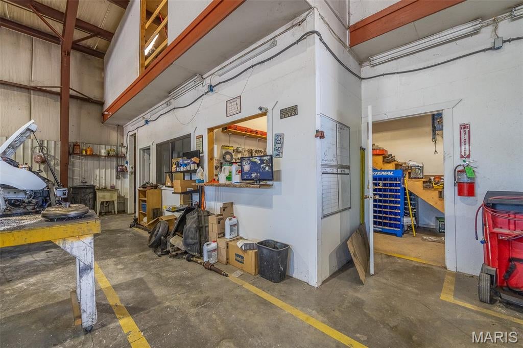 LEBANON CITY ANNEX - Commercial Sale