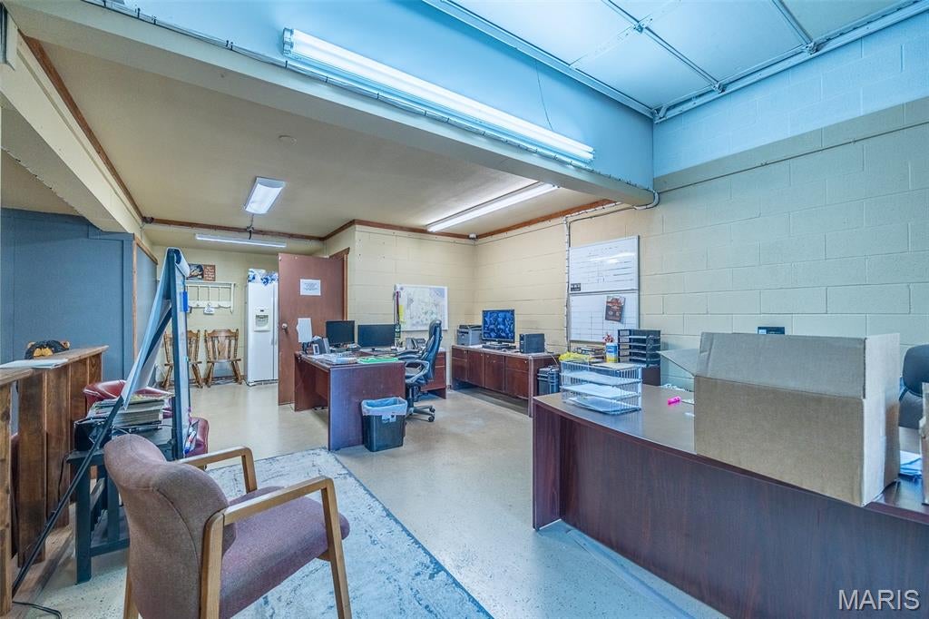 LEBANON CITY ANNEX - Commercial Sale