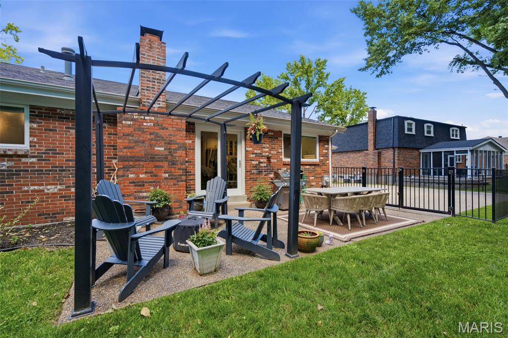 Royal Acres 5 - Residential