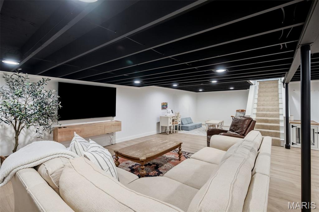Royal Acres 5 - Residential