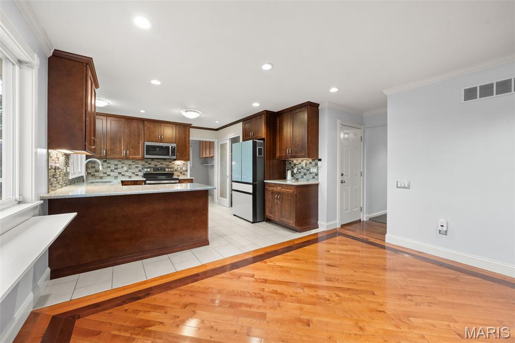 Creve Coeur Place 1 - Residential