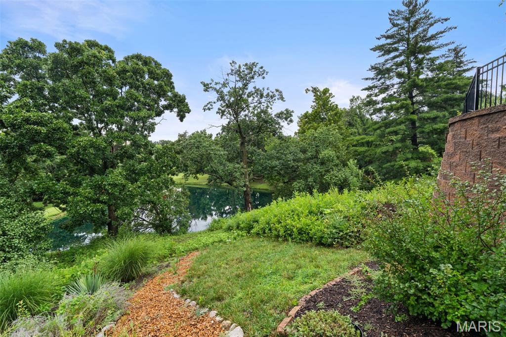 Creve Coeur Place 1 - Residential