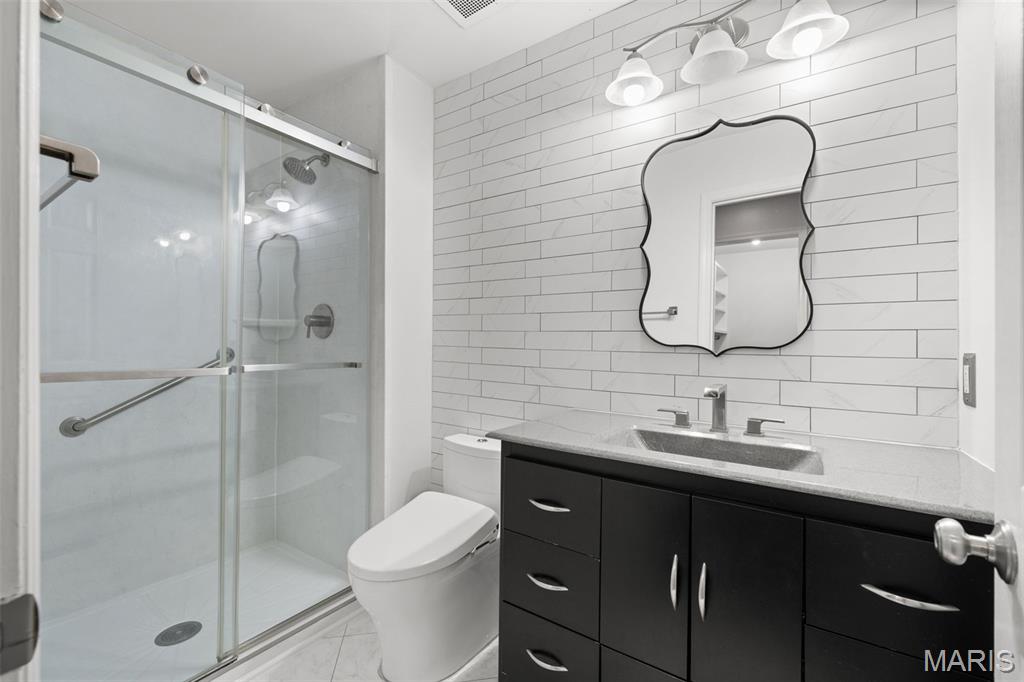 Creve Coeur Place 1 - Residential