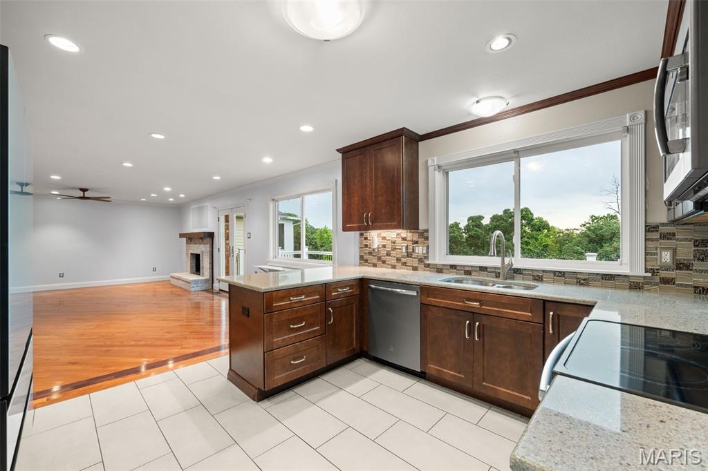 Creve Coeur Place 1 - Residential