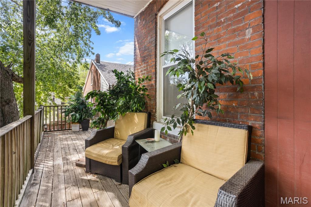 benton park - Residential Income