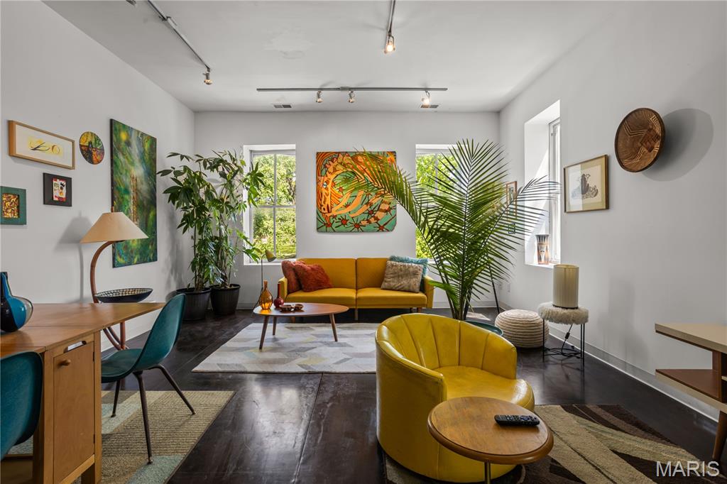 benton park - Residential Income