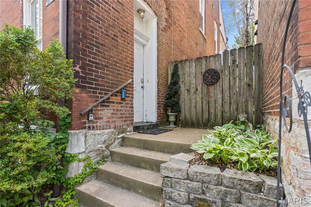 benton park - Residential Income