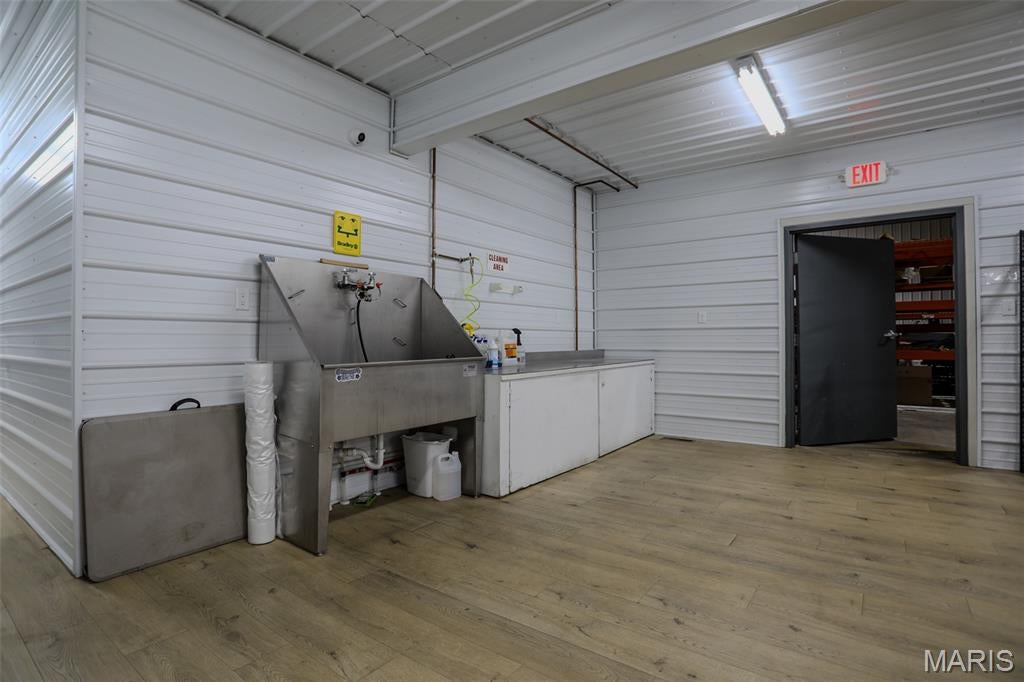 none - Commercial Sale