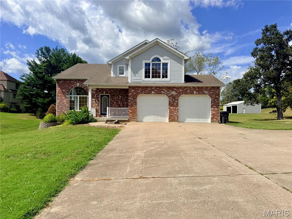 LOOKING FOR MY NEW OWNER… COULD IT BE YOU? Imagine waking up to a
gorgeous golf course view from nearly every room… enjoying your morning coffee with
beautiful natural light pouring in… and ending the day relaxing on your deck or covered patio.
I’m not just a house—I’m a lifestyle waiting for you! Nestled on approximately 2.75 acres
overlooking the golf course in Perryville, this stunning custom-built 4-bedroom, 3 1/2-bath
traditional home offers the space, comfort, and privacy you’ve been looking for. Here are few
perks for you to enjoy in your new home: Golf course views galore, spacious living room with
gas fireplace and soaring ceiling, Beautiful natural light throughout, Open kitchen/dining with oak
cabinetry, TWO family rooms—one on the main level and one downstairs, Lower-level legal
bedroom + office/workout room, Full lower-level bath, Deck off the main-level family room,
Covered lower-level patio for relaxing outdoors, 30' x 50' shop/shed for all your hobbies, toys &
projects, An enormous lawn with room to roam, play and enjoy the serenity. Whether you’re a
golfer looking for the perfect view, a family needing room to spread out, or simply dreaming of a
home where life feels a little more peaceful…I might just be the one you’ve been looking for.
So… what are you waiting for? Come see me. Walk through my doors. Take in the view.
Imagine yourself here. I’m ready for my next owner… and I have a feeling you might be
the one.