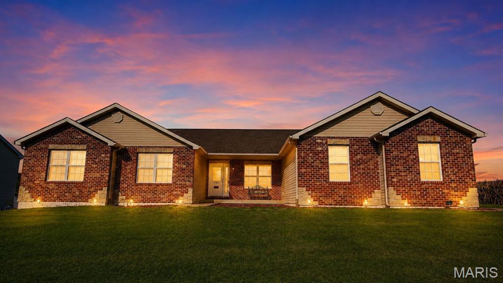 The perfect blend of peaceful country views and city convenience awaits! This stunning 4-bedroom, 3-bathroom home is situated in unincorporated St. Clair County, offering a relaxed atmosphere while keeping you just minutes away from local shopping, dining, and daily conveniences.