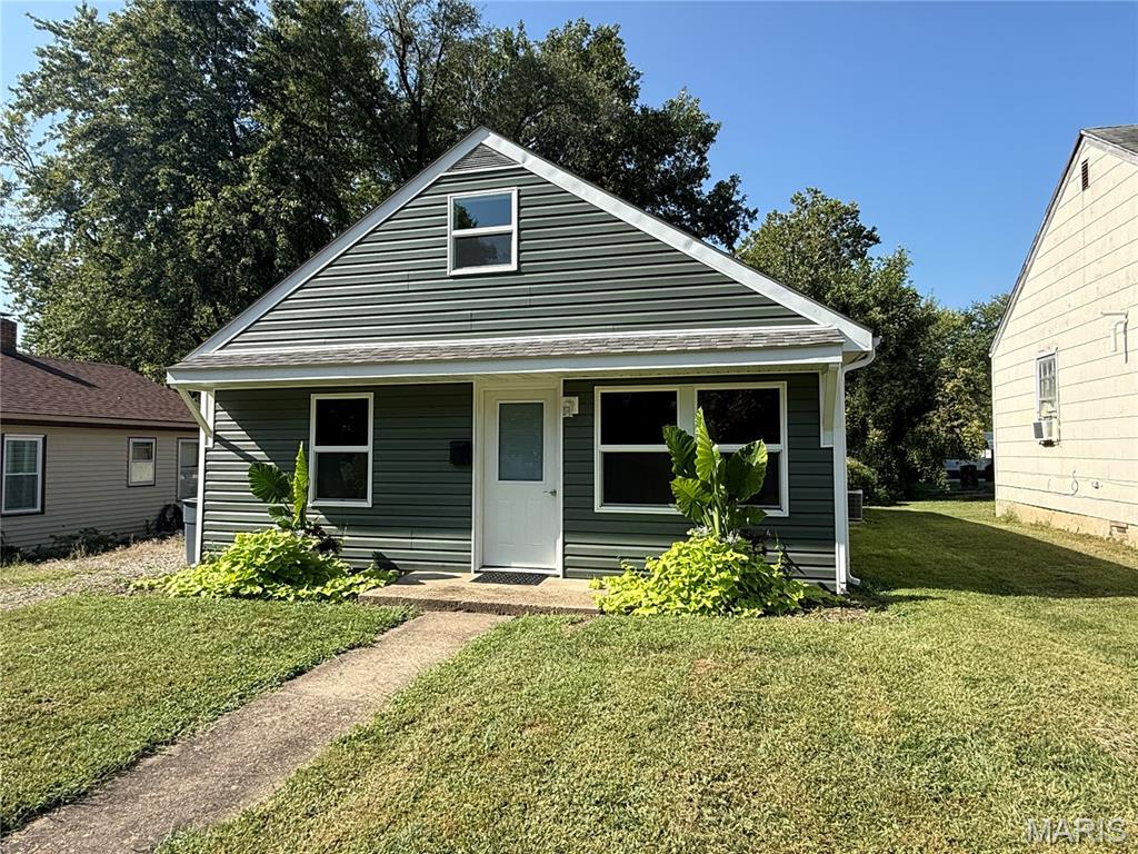 Freshly remodeled approx. 4 years ago. 4-bedroom home! Tons of updates including newer wiring, plumbing, floor coverings, windows, siding, fixtures, roof and more. 3 bedrooms on the main level, 1 full bath. 23x12 upper loft room. Modern kitchen and open concept. Small patio off the laundry room, fenced back yard with garden shed conveying. Gas forced heat, central electric. Come check it out! It is ready for you.