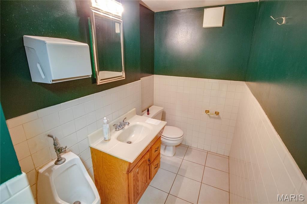 Hunter & Russells Add - Commercial Sale