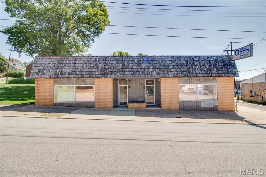 Hunter & Russells Add - Commercial Sale