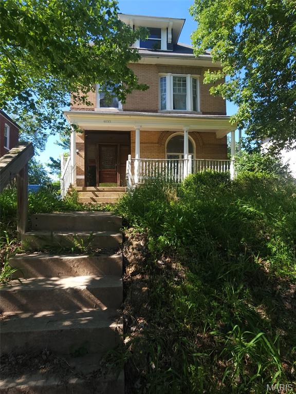 High-Potential Investor Special – 4BR/3BA Short Sale Opportunity!
Calling all investors, flippers, and savvy buyers! Here is your chance to secure a massive 4-bedroom, 3-bathroom footprint with incredible equity potential. This spacious home offers the perfect canvas for a complete transformation or a high-yielding addition to your rental portfolio.
Property Highlights:
• Generous Layout: 4 bedrooms and 3 bathrooms provide excellent resale value or maximum rental income.
• Blank Canvas: Bring your contractor, your vision, and your toolbox—this home is priced to reflect its need for TLC.
• True Investor Special: Being sold AS-IS.
Please note: This is a short sale property, and the sale is subject to bank approval. Cash preferred.  Don’t miss out on unlocking the hidden value in this spacious property.