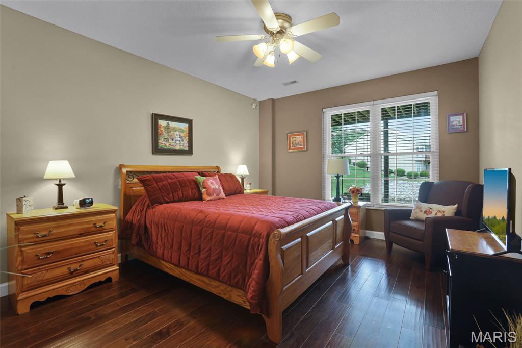 Villas/Stonebridge Condos - Residential