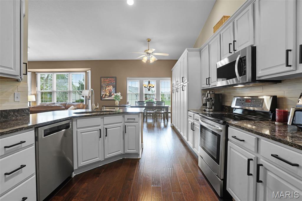 Villas/Stonebridge Condos - Residential