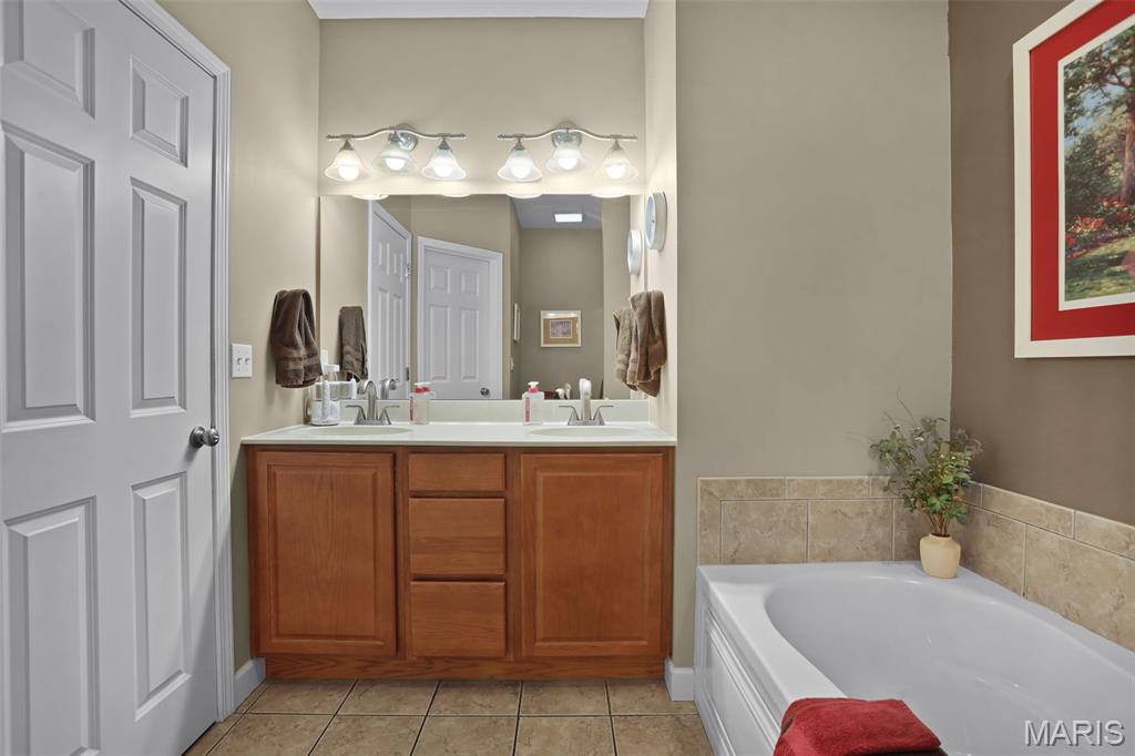 Villas/Stonebridge Condos - Residential