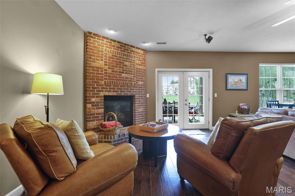 Villas/Stonebridge Condos - Residential