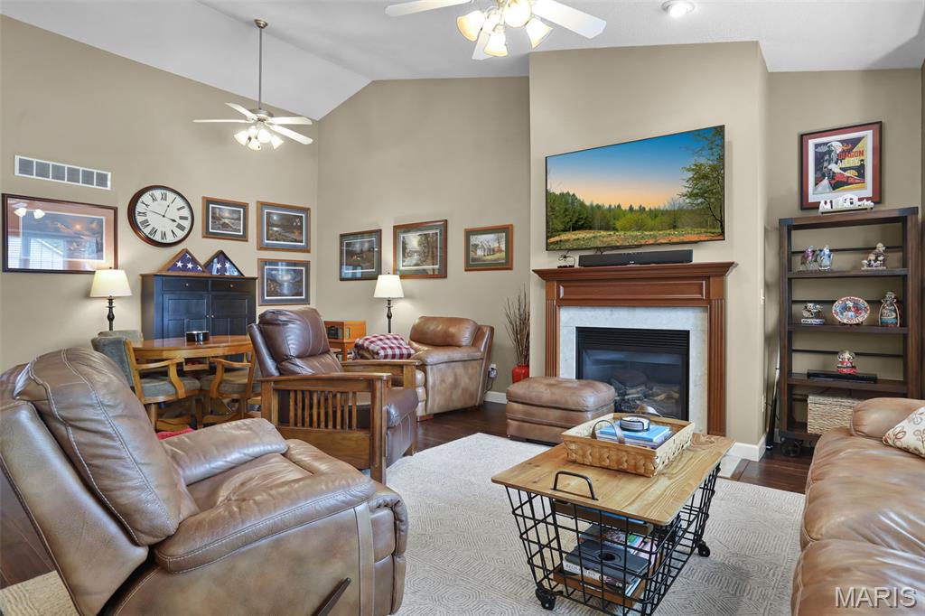 Villas/Stonebridge Condos - Residential