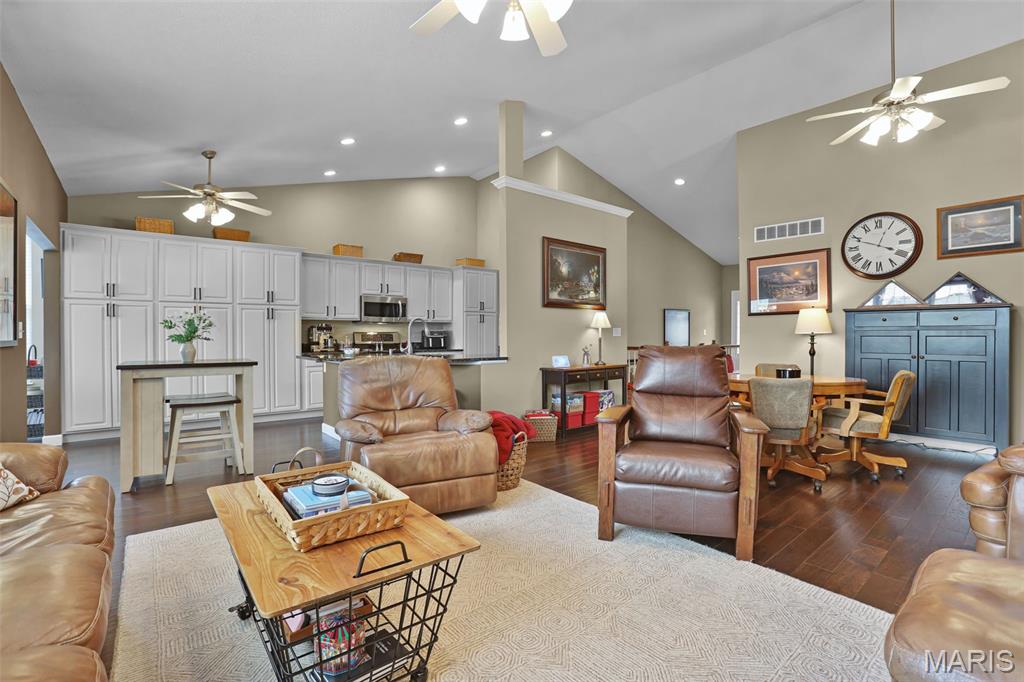 Villas/Stonebridge Condos - Residential