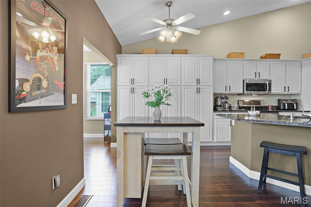 Villas/Stonebridge Condos - Residential