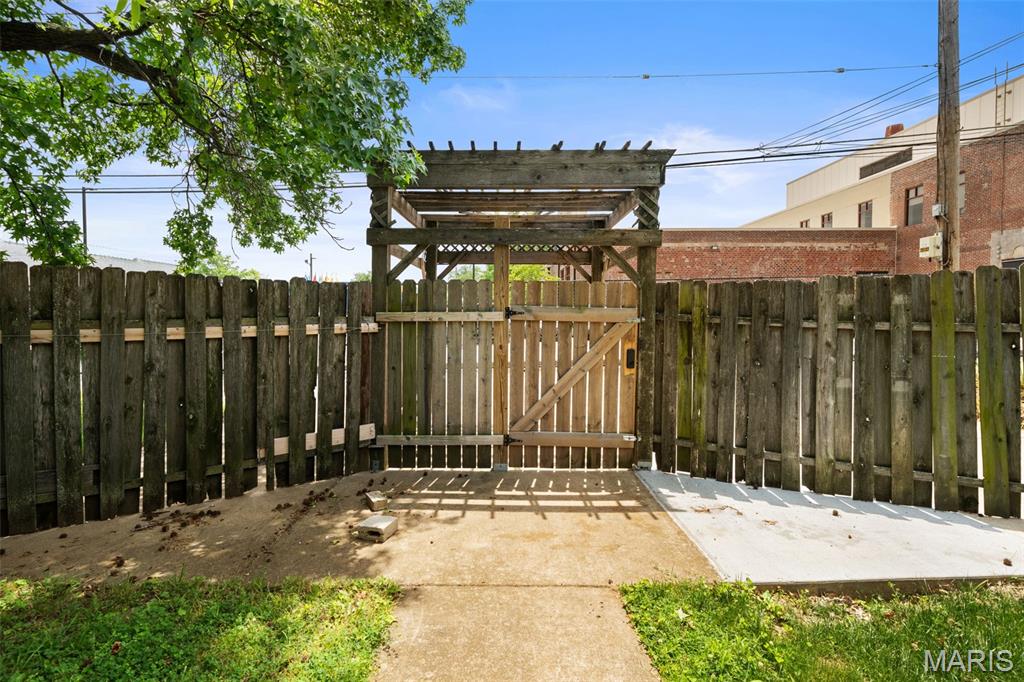 Laclede Condo - Residential
