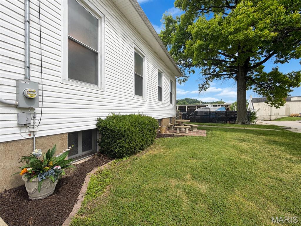Town Of Fenton - Commercial Sale