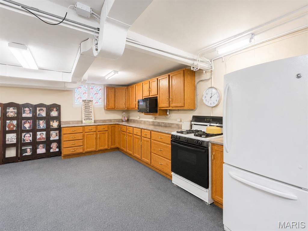 Town Of Fenton - Commercial Sale