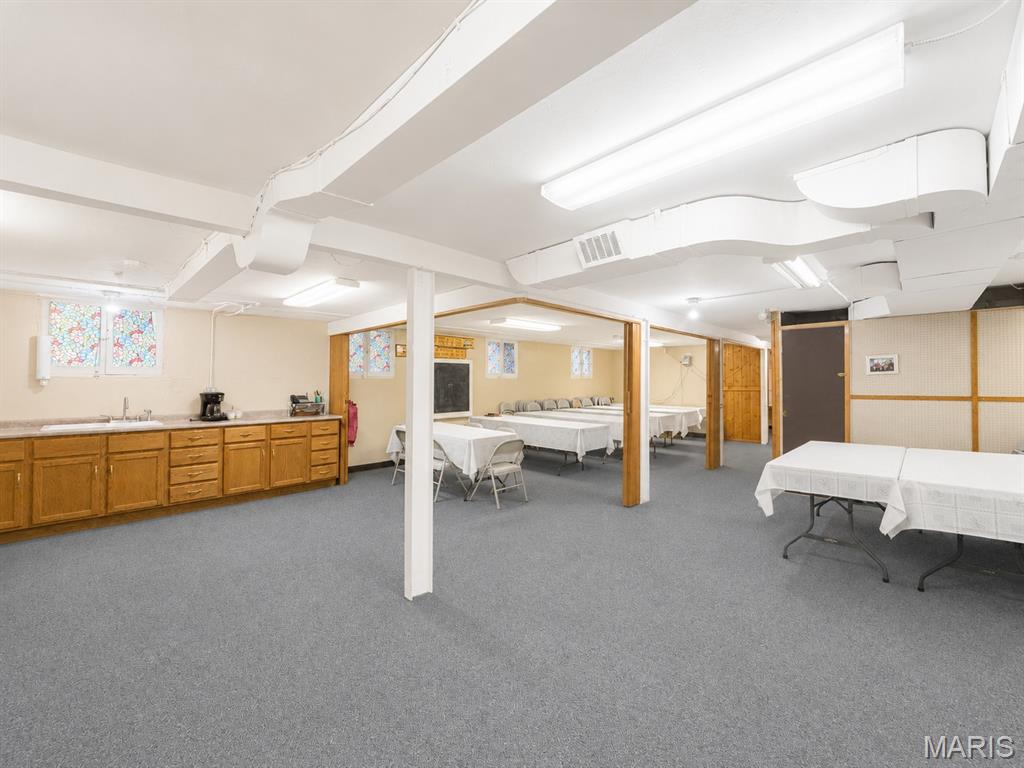 Town Of Fenton - Commercial Sale