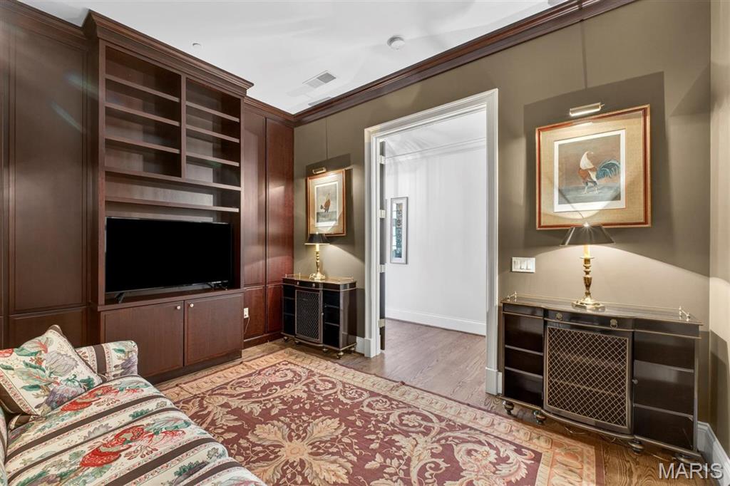 Forest Court Commons Condo - Residential