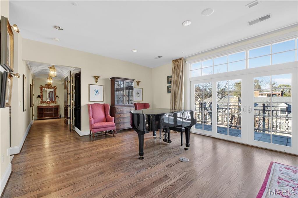 Forest Court Commons Condo - Residential
