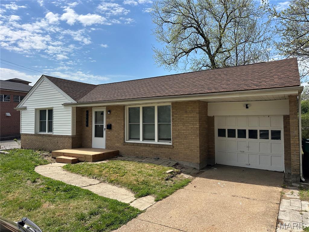 Fully renovated, move-in ready, and priced to move-this is the opportunity you've been waiting for! This charming brick ranch offers the perfect blend of comfort and modern updates with 2 bedrooms, 1 bath, and nearly 1,000 sq ft of functional living space. Step inside to find a bright, open layout filled with natural light, spacious rooms, and stylish updates throughout. The updated kitchen and bath, along with new windows, lighting, and finishes, make this home truly turnkey-ideal for homeowners or investors alike. The full basement provides plenty of storage or potential for future finishing, while the attached garage and large yard add everyday convenience and outdoor enjoyment. Located in the established Hathaway Hills neighborhood with easy access to major highways,
shopping, and dining, this home offers both value and accessibility. Currently available for lease or purchase-great opportunity for owner-occupants or investors
seeking immediate rental income!