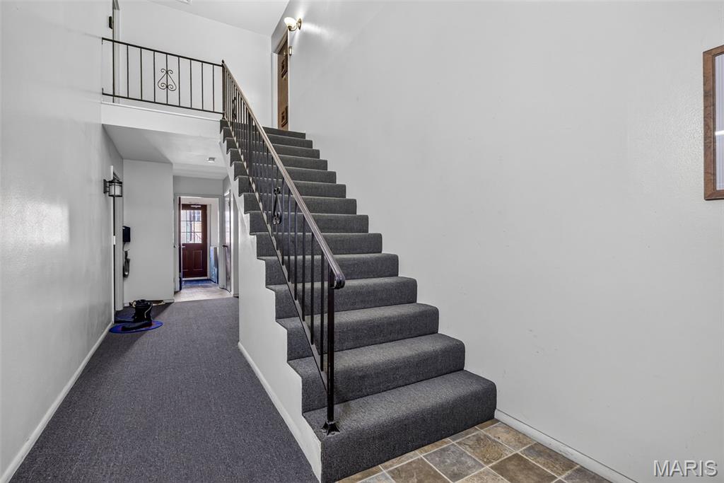 Sunset Hills Condo - Residential