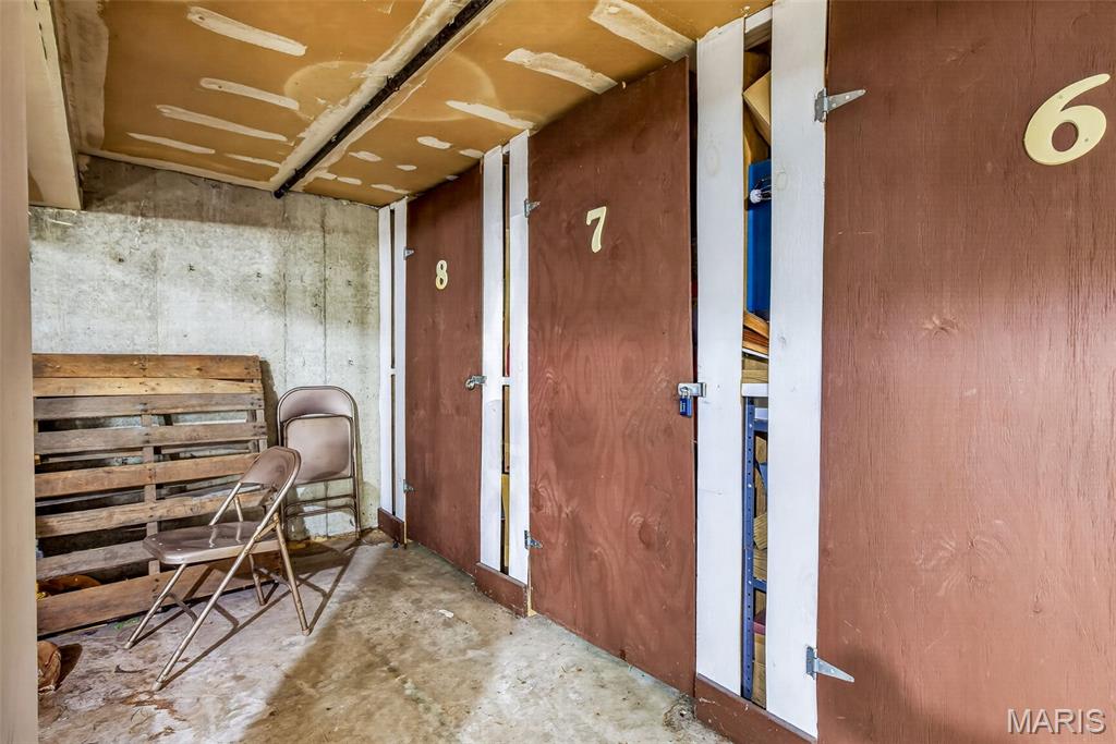 Sunset Hills Condo - Residential