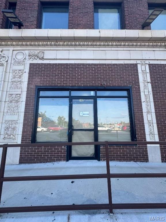 Raymond Place - Commercial Lease