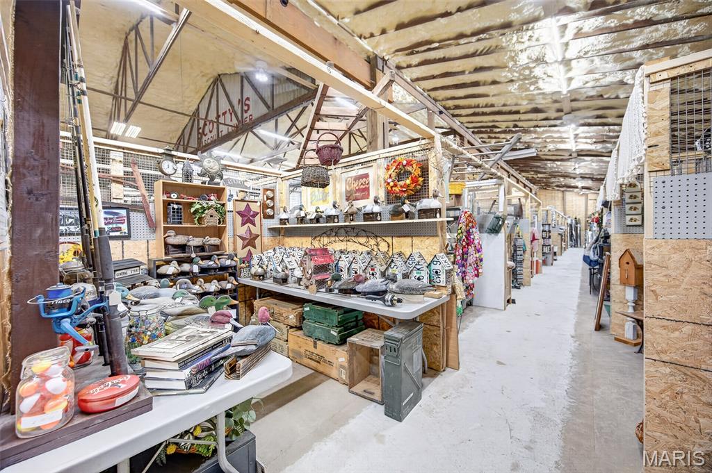 LEBANON - Commercial Sale