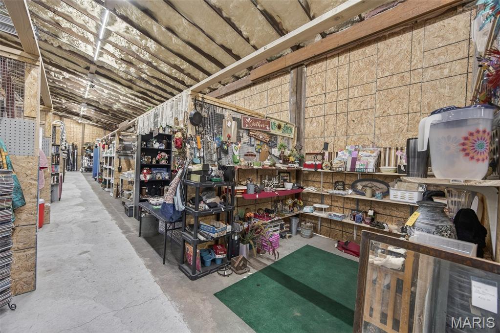 LEBANON - Commercial Sale