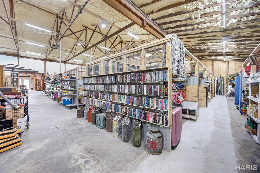 LEBANON - Commercial Sale