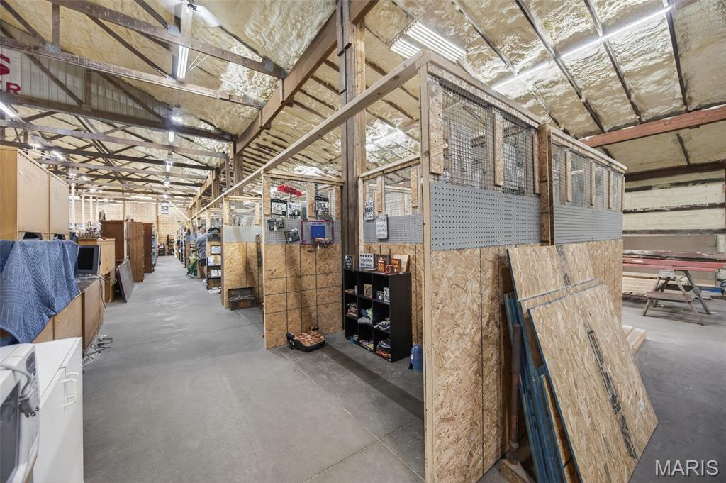 LEBANON - Commercial Sale