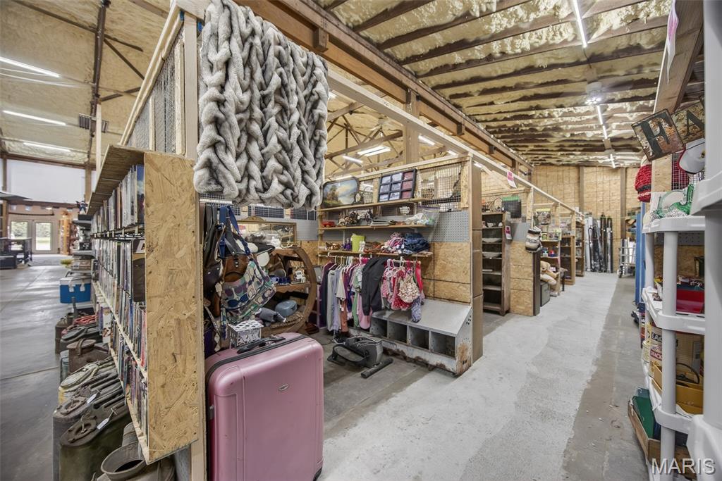 LEBANON - Commercial Sale