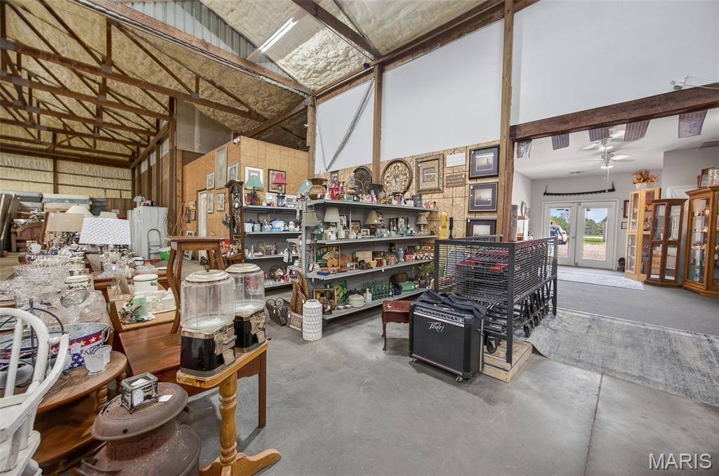 LEBANON - Commercial Sale